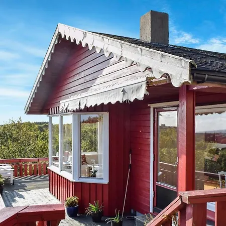 Nice In Lindesnes W/ Wifi And 2 Bedrooms Hébergement de vacances Fjellskar