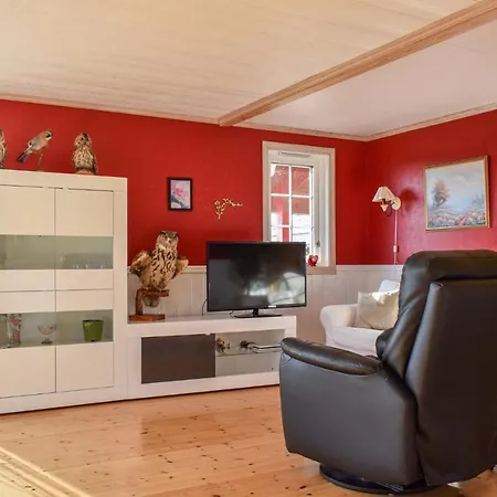 Nice In Lindesnes W/ Wifi And 2 Bedrooms *
